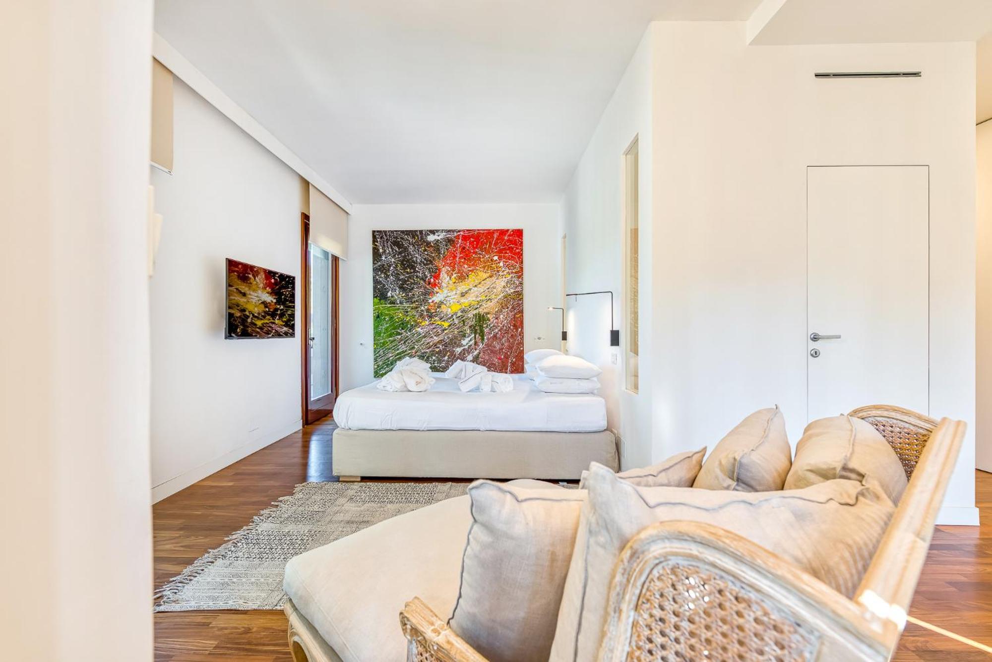 Apartment Skylife Art Gallery Loft - Riverfront Art Sanctuary *