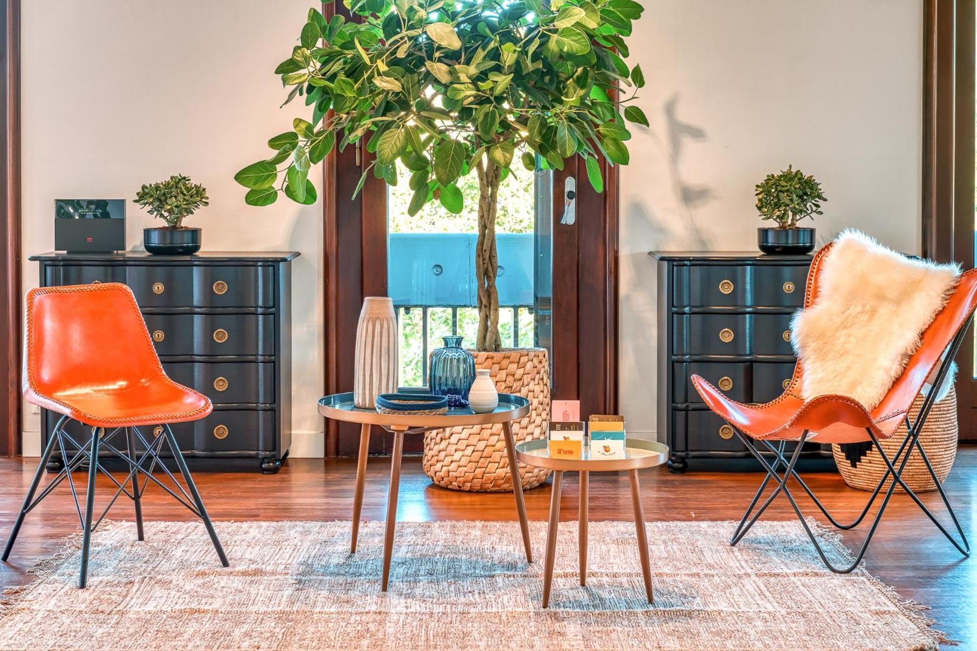 Skylife Art Gallery Loft - Riverfront Art Sanctuary Apartment Rome