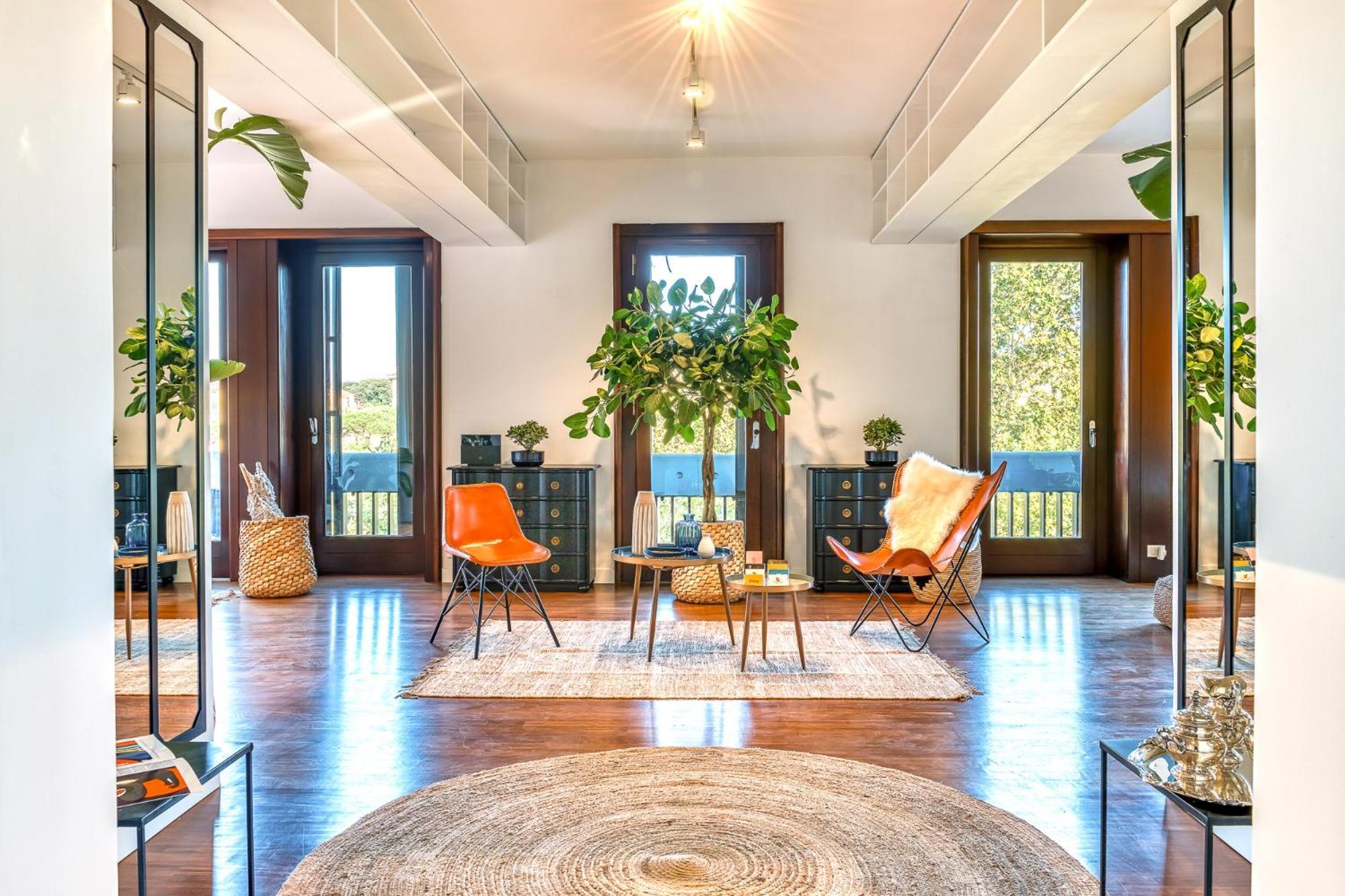 Skylife Art Gallery Loft - Riverfront Art Sanctuary Rome