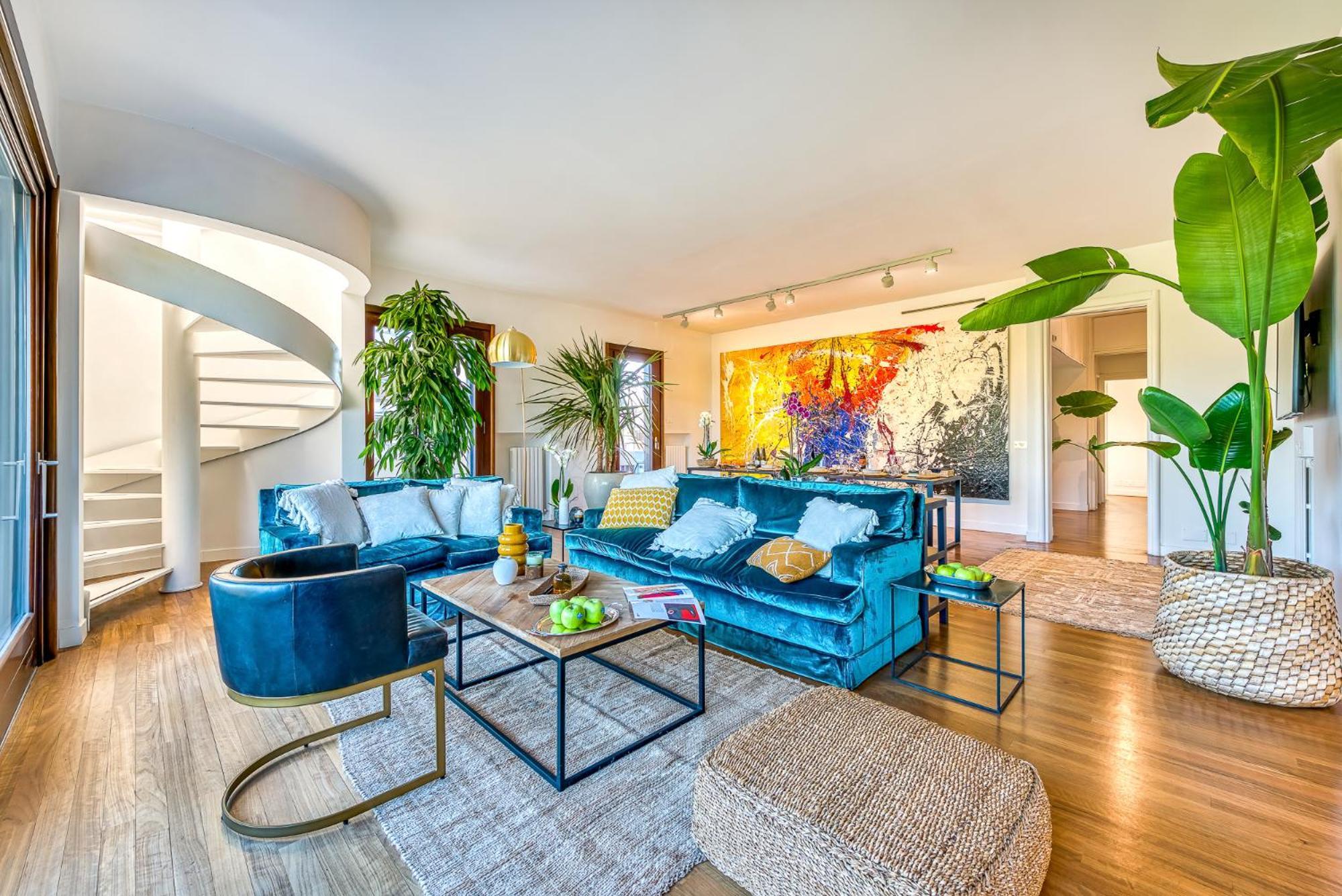 Skylife Art Gallery Loft - Riverfront Art Sanctuary * Rome