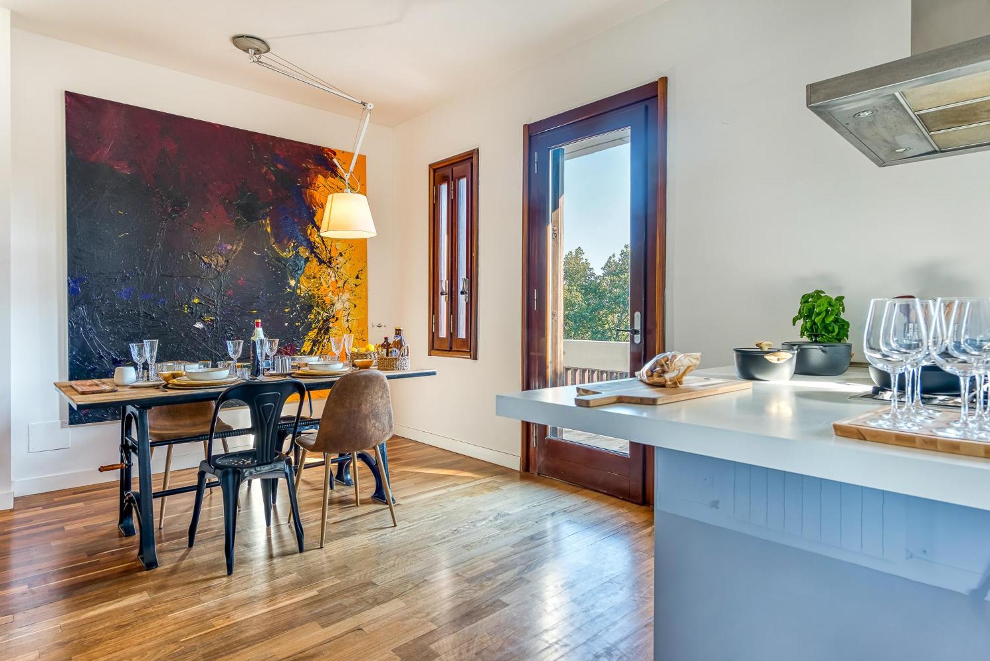 Apartment Skylife Art Gallery Loft - Riverfront Art Sanctuary